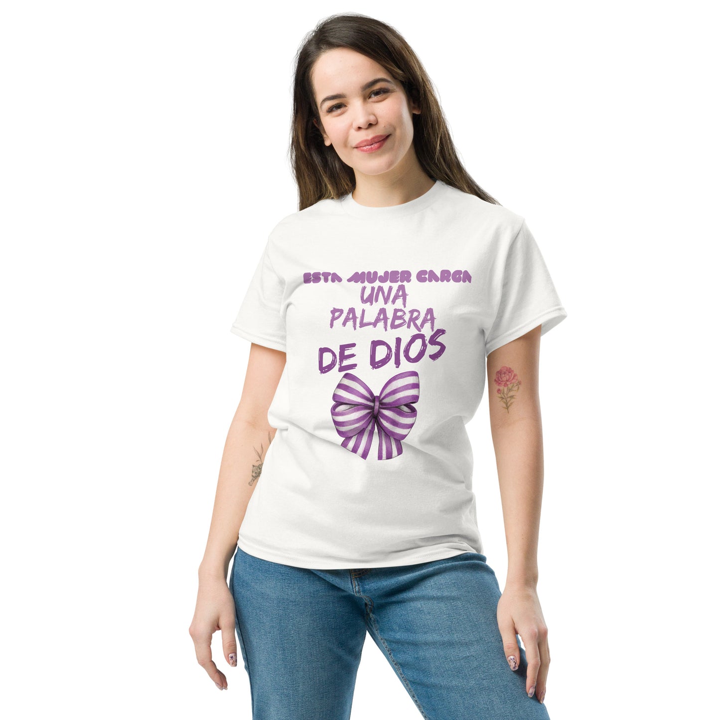 Esta Mujer Carga Una Palabra de Dios - Unisex classic tee